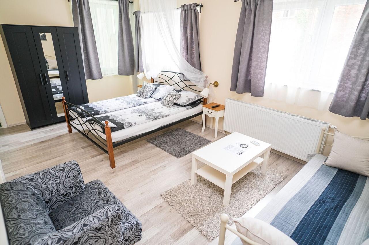 Boutique Hostel Kings N' Queens 자그레브 외부 사진