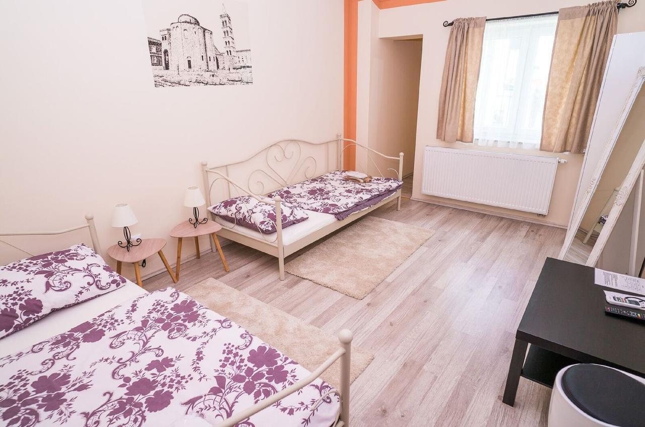 Boutique Hostel Kings N' Queens 자그레브 외부 사진
