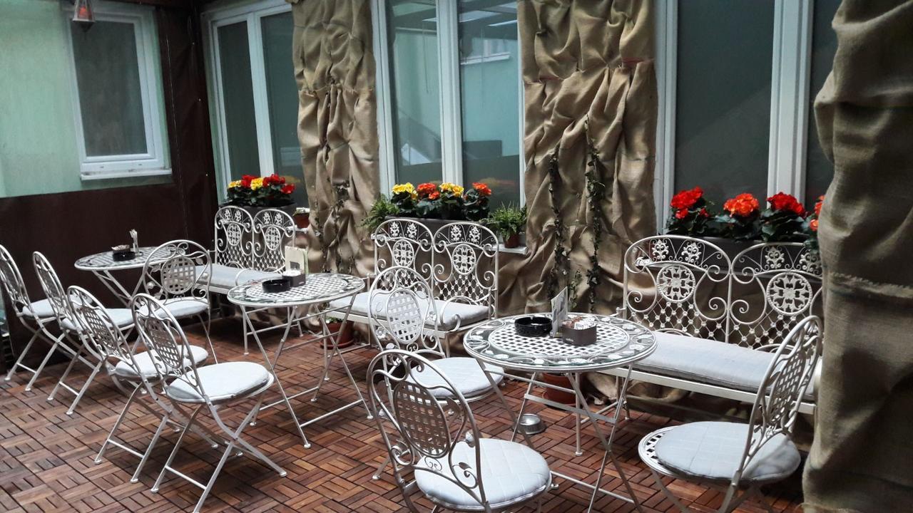 Boutique Hostel Kings N' Queens 자그레브 외부 사진