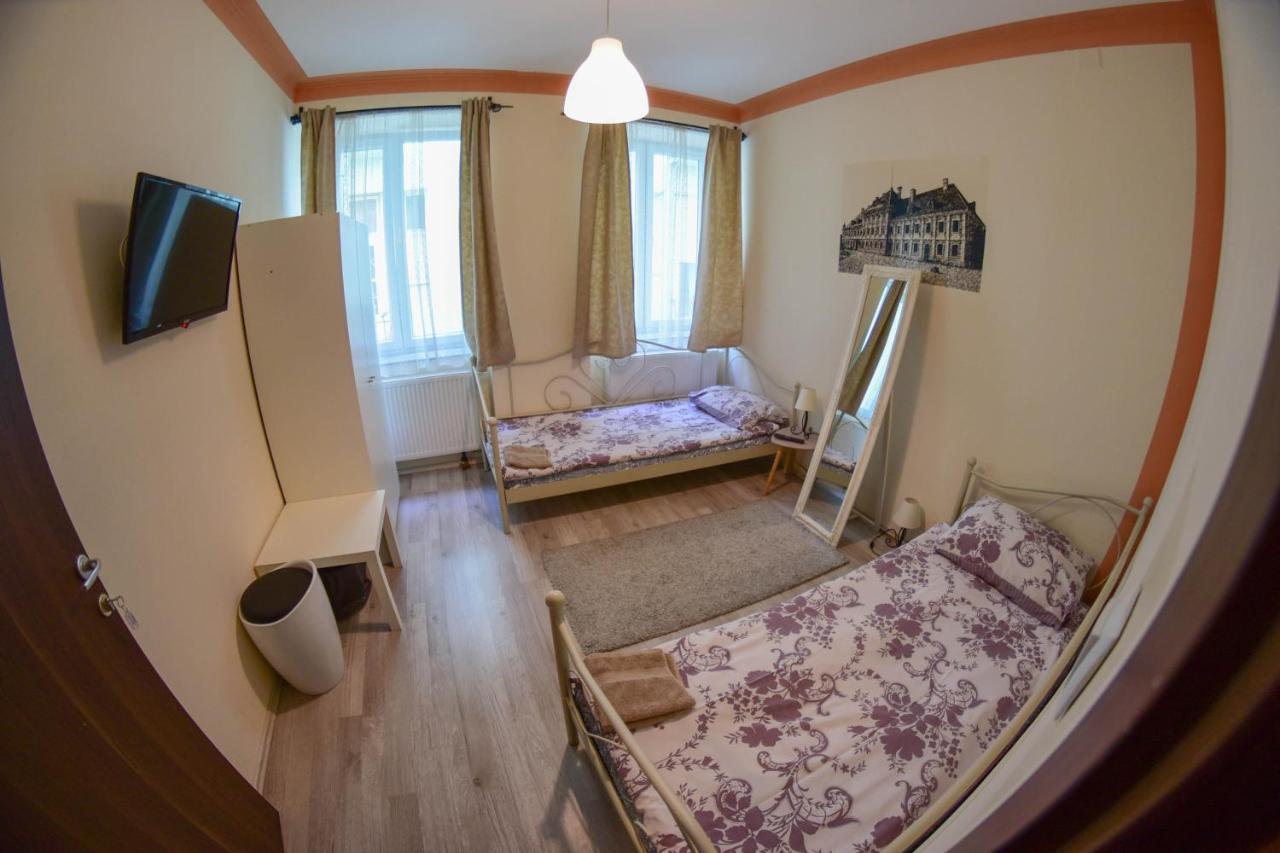 Boutique Hostel Kings N' Queens 자그레브 외부 사진